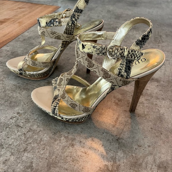 Guess strappy heels - Picture 3 of 4